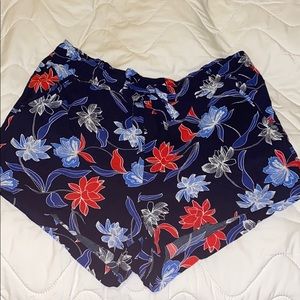 red white and blue floral flowy shorts with belt